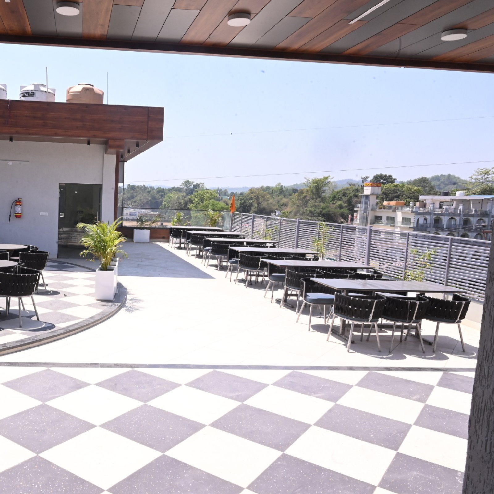 the_solitaire_hotel_paonta_sahib_himachal_pradesh (2)