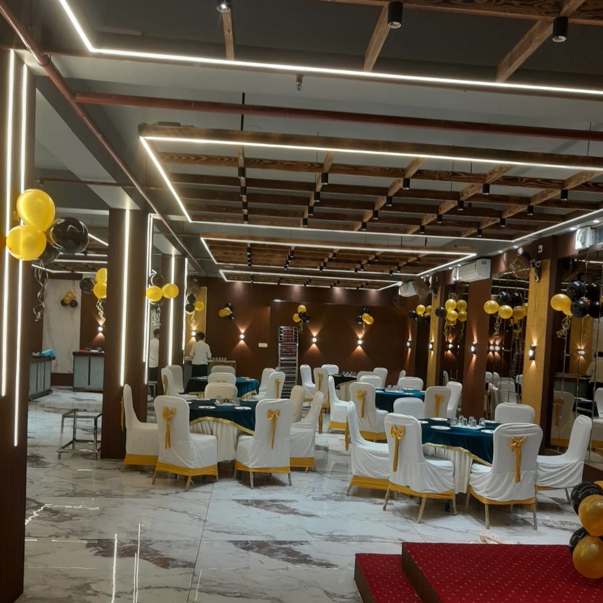 the solitaire hotel paonta sahib banquet hall